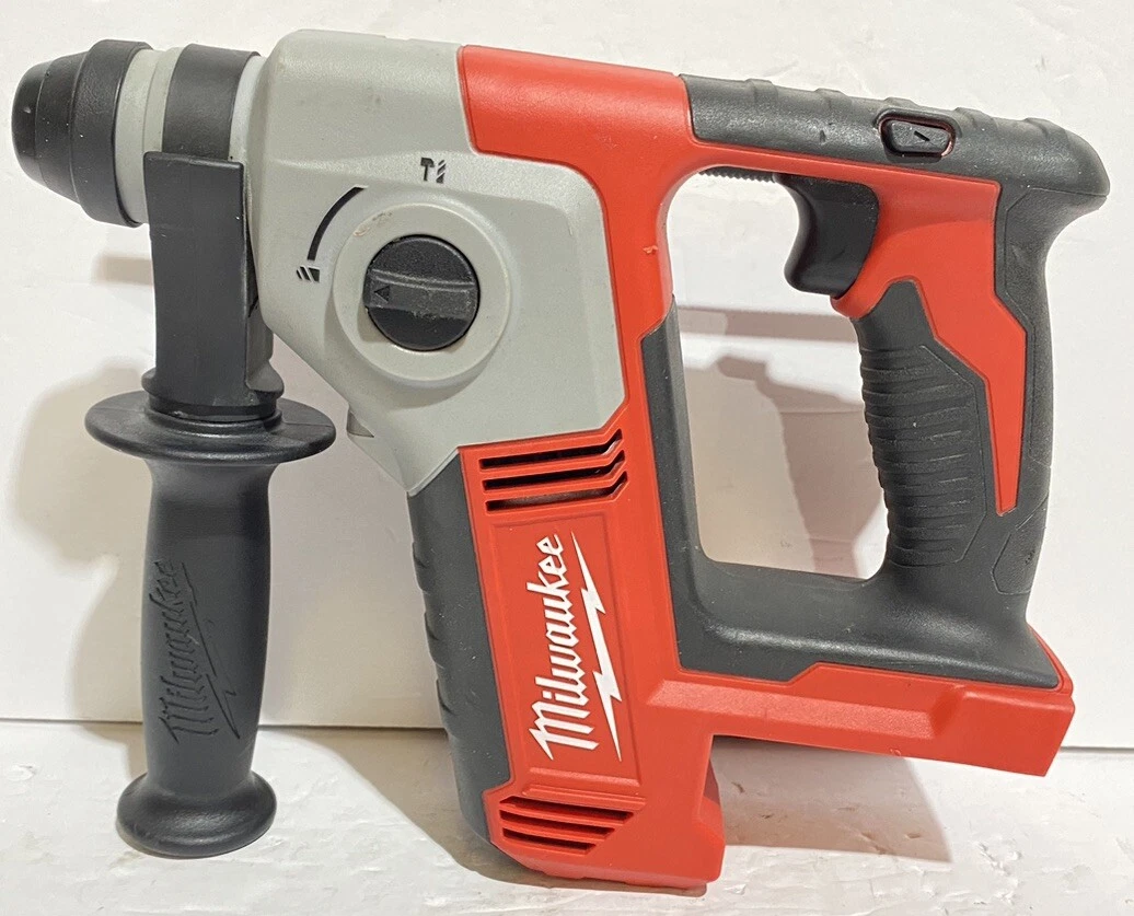 Lightly Used Milwaukee 2612 20 M18 18V 5 8