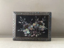 Chinese Lacquerware Inlaid shell Handmade Exquisite Flower Pattern Boxe 10919