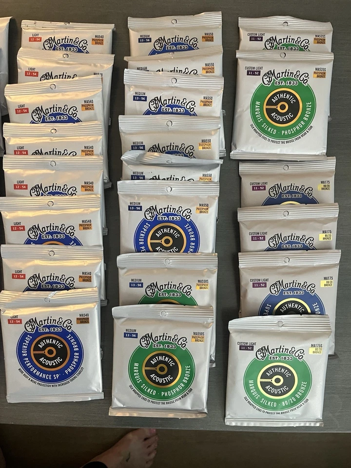 Martin Auténtico Guitarra Acústica Lote 35 Paquetes NUEVO LEER DETALLES Foto 2 de 3