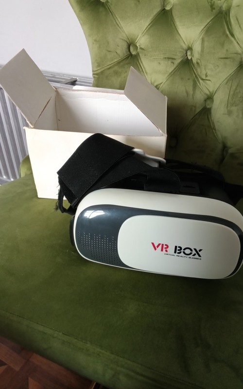 VR Box Virtual Reality Set Including Headset Earphones Remote Control Pictures
