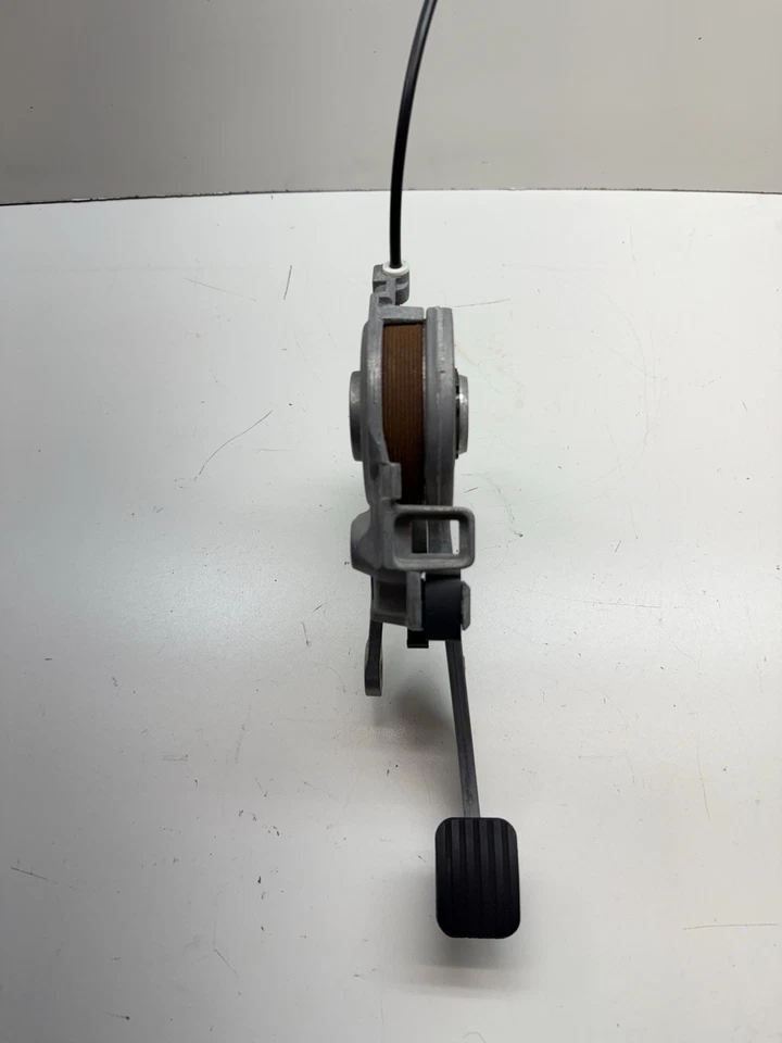 1997 - 2003 梅赛德斯 Clk320 Clk430 W208 紧急制动踏板 原始设备制造商 — 第 4/4 张图片