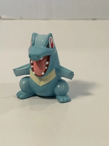 Totodile TOMY Pokemon Figure CGTSJ 1999 Nintendo 2" - Vintage Authentic B16