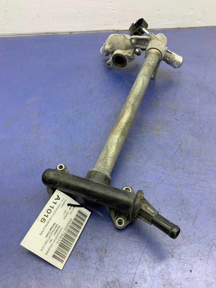 Ford Expedition El 2016-2017 OEM 3,5 L termostato carcasa y tubo Foto 2 de 4