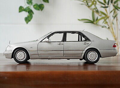 ミニカー Mercedes-Benz. S600. 1/18 1/18 Scale Mercedes-Benz S600 W140 1990 Silver Diecast Car