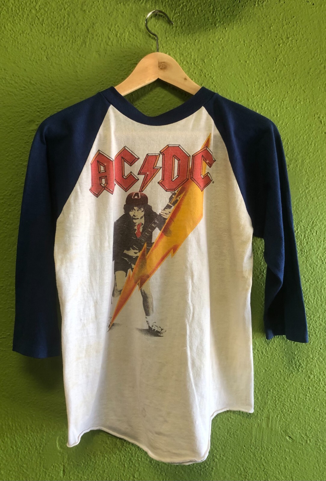 AC/DC HIGH VOLTAGE ORIGINAL 1976 TOUR 3/4 BASEBALL T-… - Gem