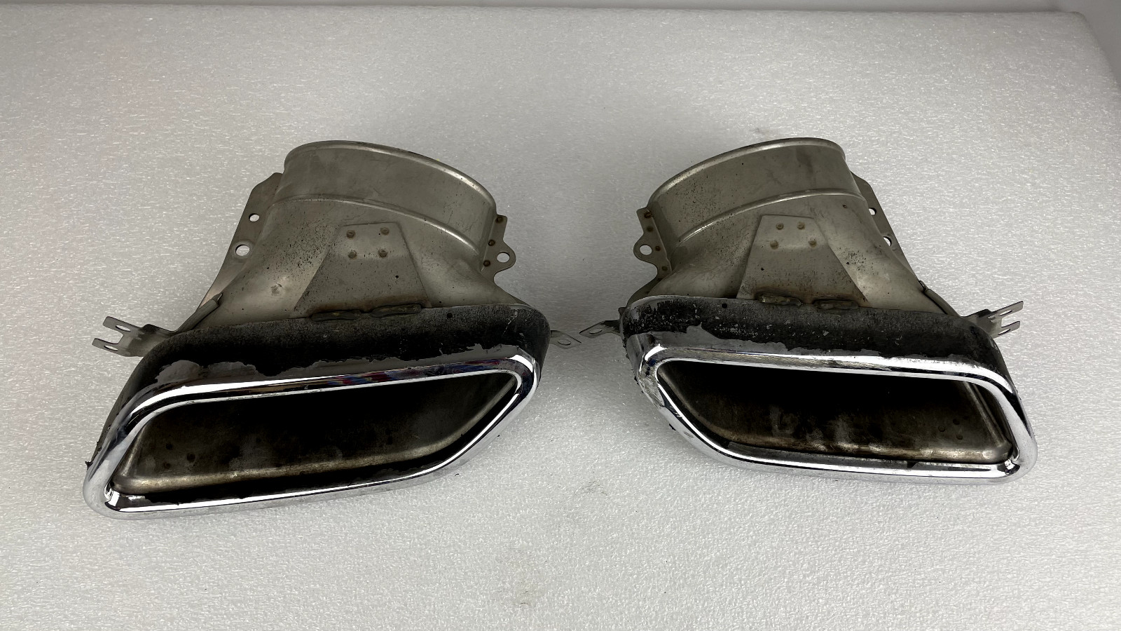 Mercedes-Benz SLS AMG C197 EXHAUST TAIL PIPE TIPS A1974900227 A1974900127 OEM