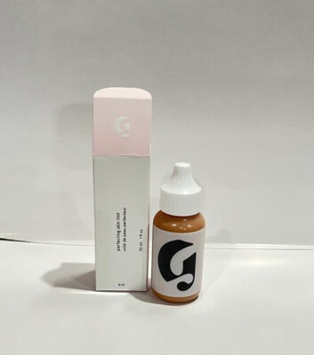 Black Friday Sale Glossier Perfecting Skin Tint G10 (LIGHT MEDIUM) New