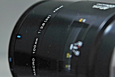 Minolta AF 100mm f/2.8 Macro Lens – Sony Alpha A-Mount – Excellent