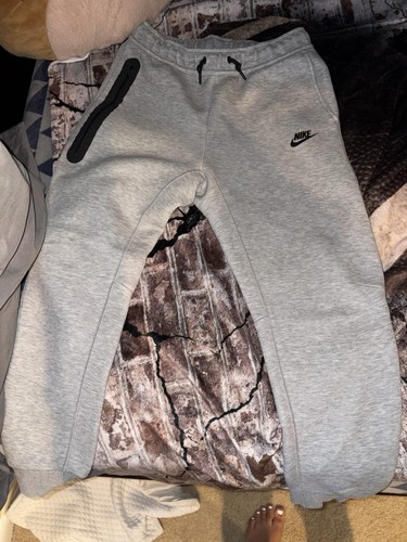 Nike Joggers Boys XL+ Gray Sportswear Tech Fleece Drawstring Club Sweatpants