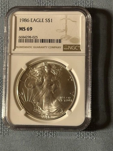 1986 MS69 NGC  American silver eagle .
