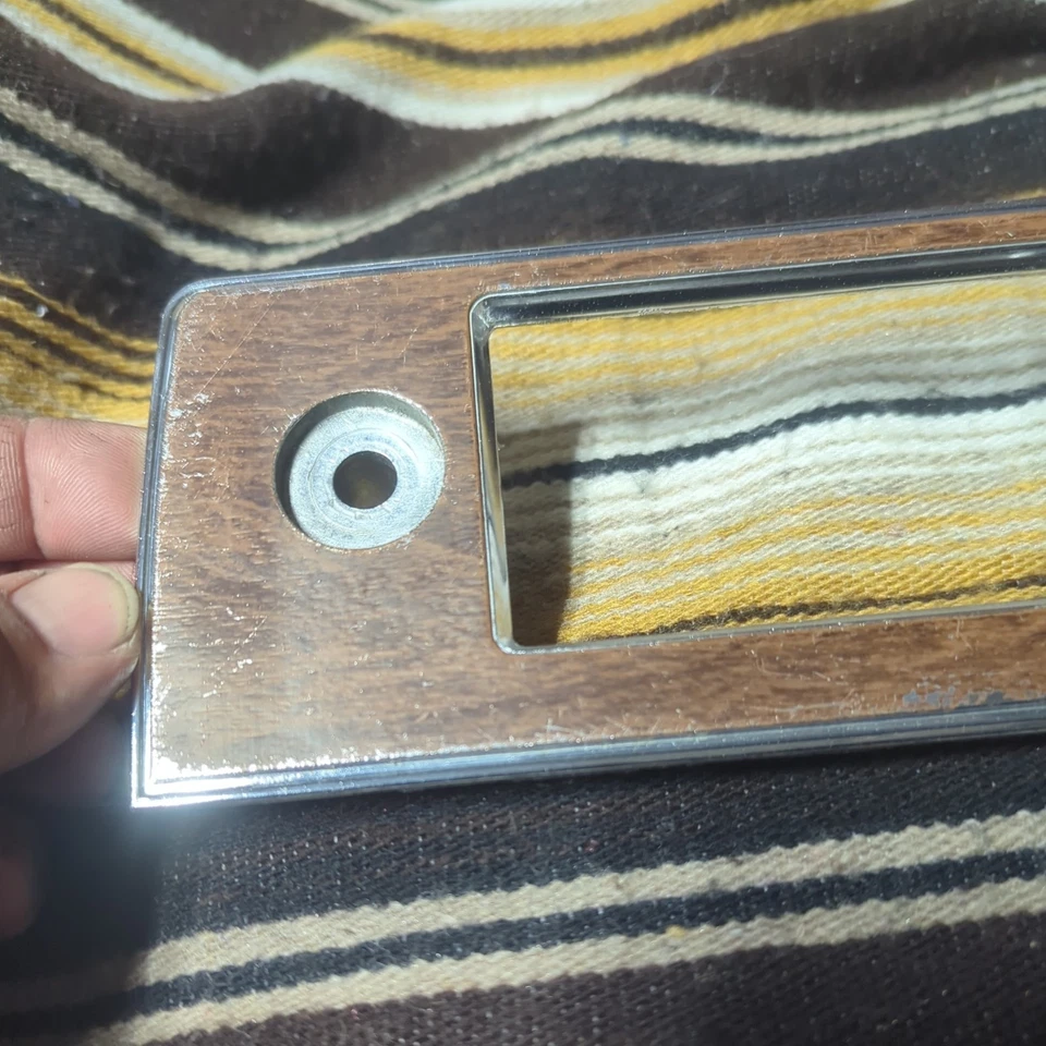 71 1971 72 1972 Mercury Marquis Monterey Colony Park Woodgrain Radio Placa frontal  Foto 2 de 4