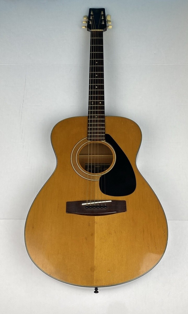Vintage Yamaha Guitar Acoustic FG-110 Black Label with Case Vintage Yamaha Guitar Acoustic FG-110 Black Label with Case
