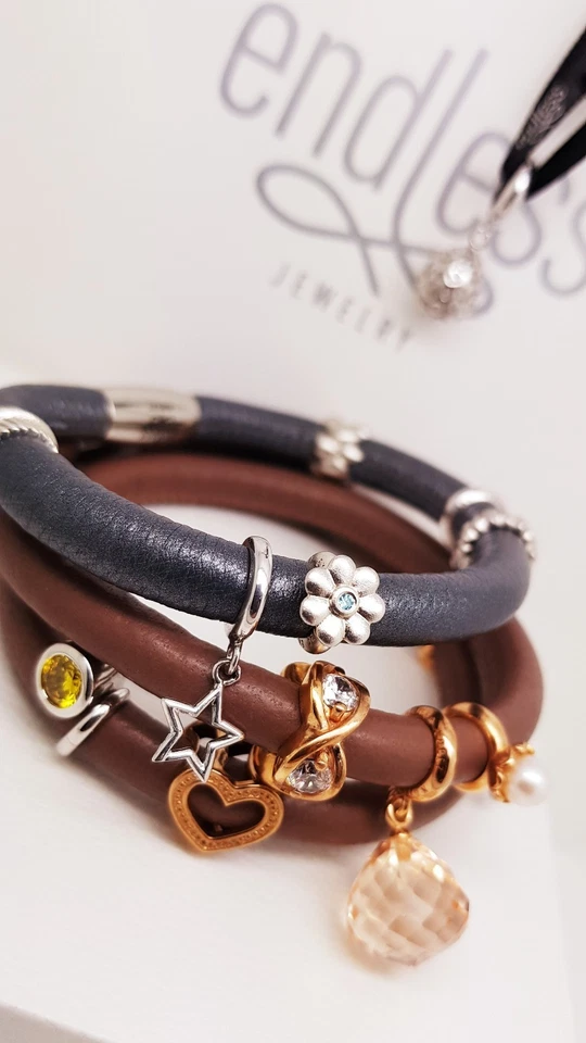 JOYERÍA SIN FIN JLo Colección Cuero Triple Envoltura Dije Pulsera Oro PVP $130 Foto 3 de 4