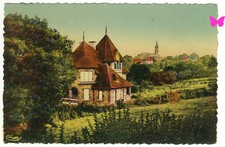 Carte Postale 22 - SAINT-CAST-LE-GUILDO - Le Château - Vue sur le Bourg