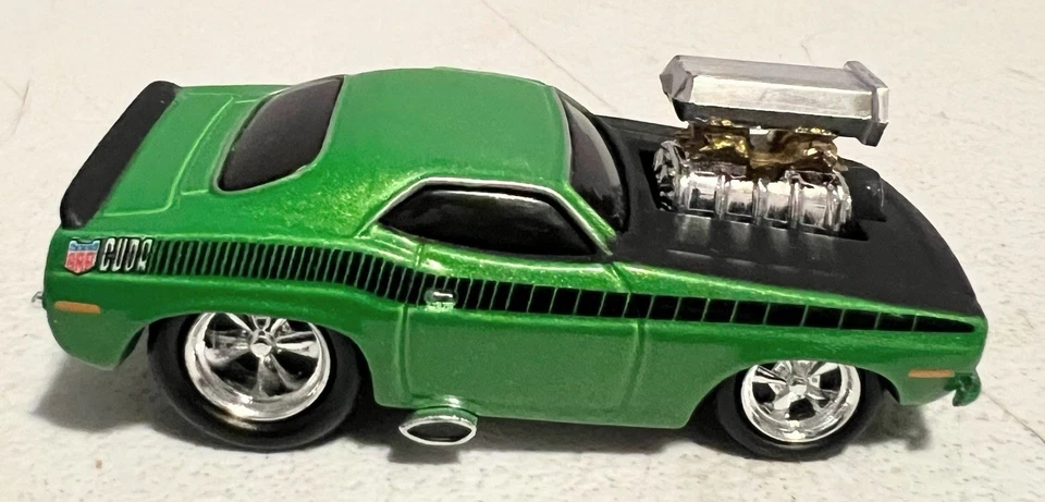 MUSCLE MACHINES 1970 PLYMOUTH  CUDA 1/64  --  70 CUDA - Image 3 of 4