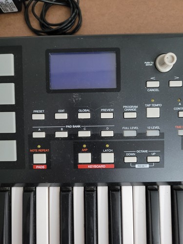 Akai Professional MPK 25 USB/MIDI Performance Keyboard - Picture 4 of 23