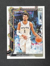 Victor Wembanyama 2025-26 Topps Flagship Spurs Holiday #H156