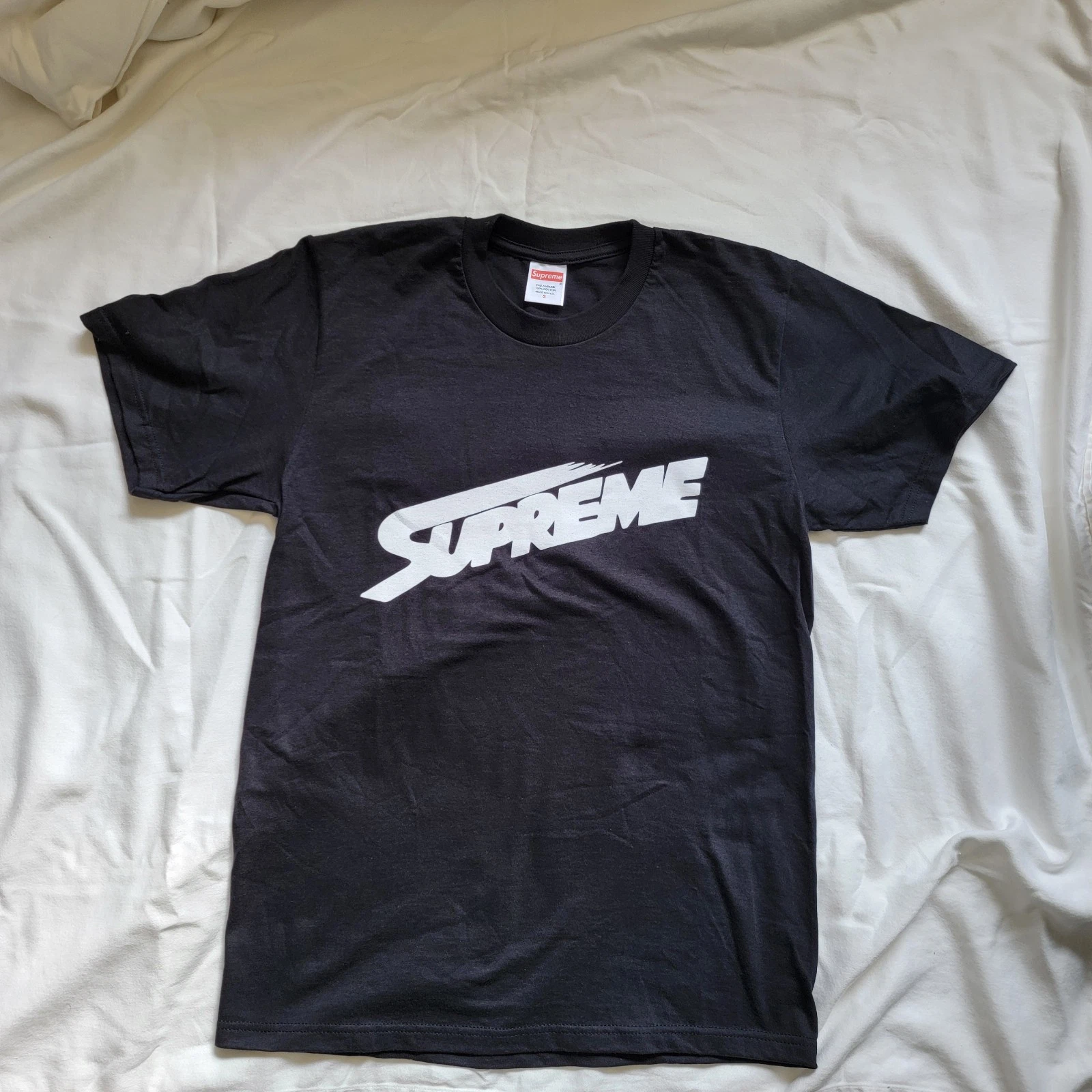 Petit tee shirt homme Supreme Mont Blanc noir 18x27 neuf avec défauts