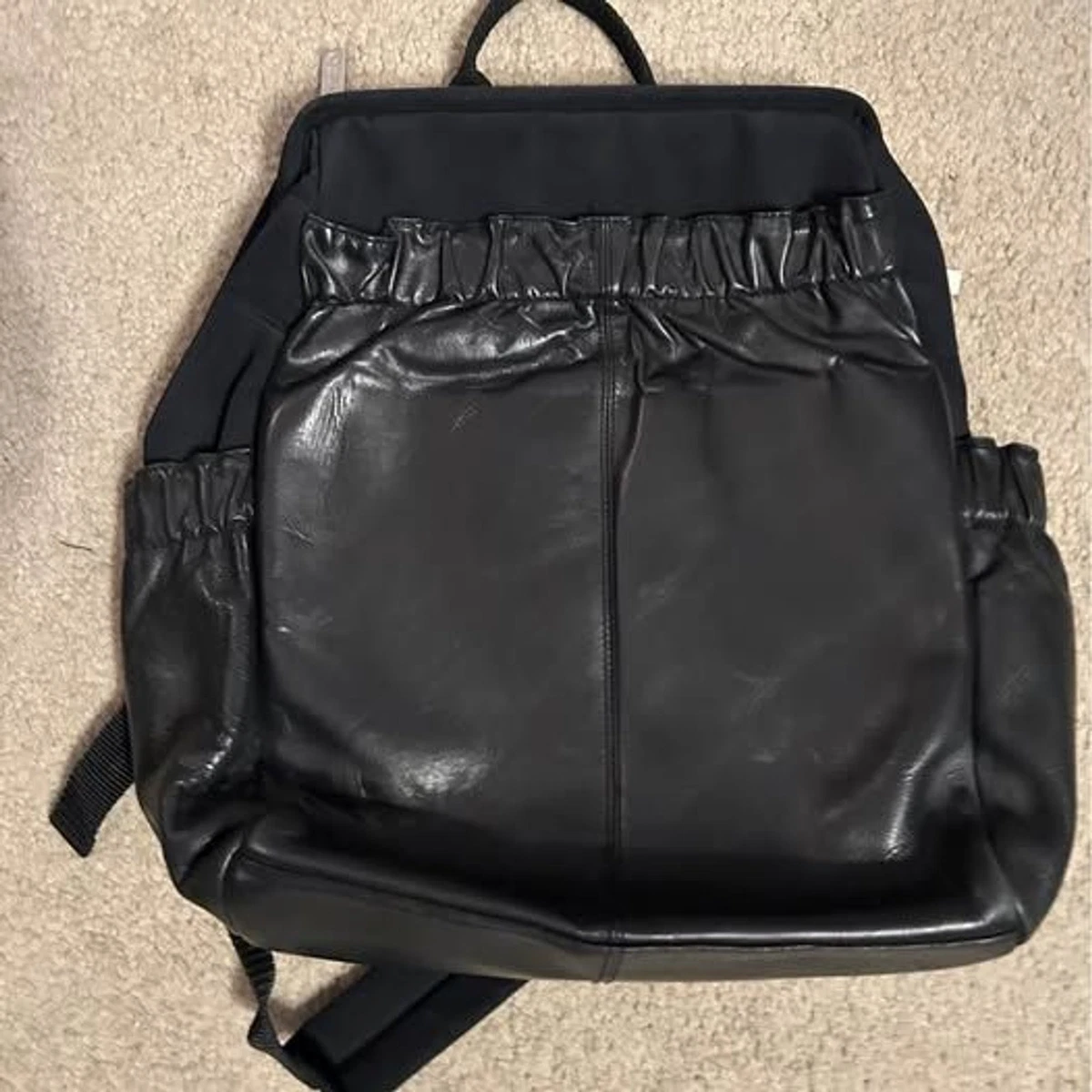 NEW HOBO women\'s phoenix backpack in black Emily Convertible Backpack in Pebbled Leather - Black – HOBO main image 2
