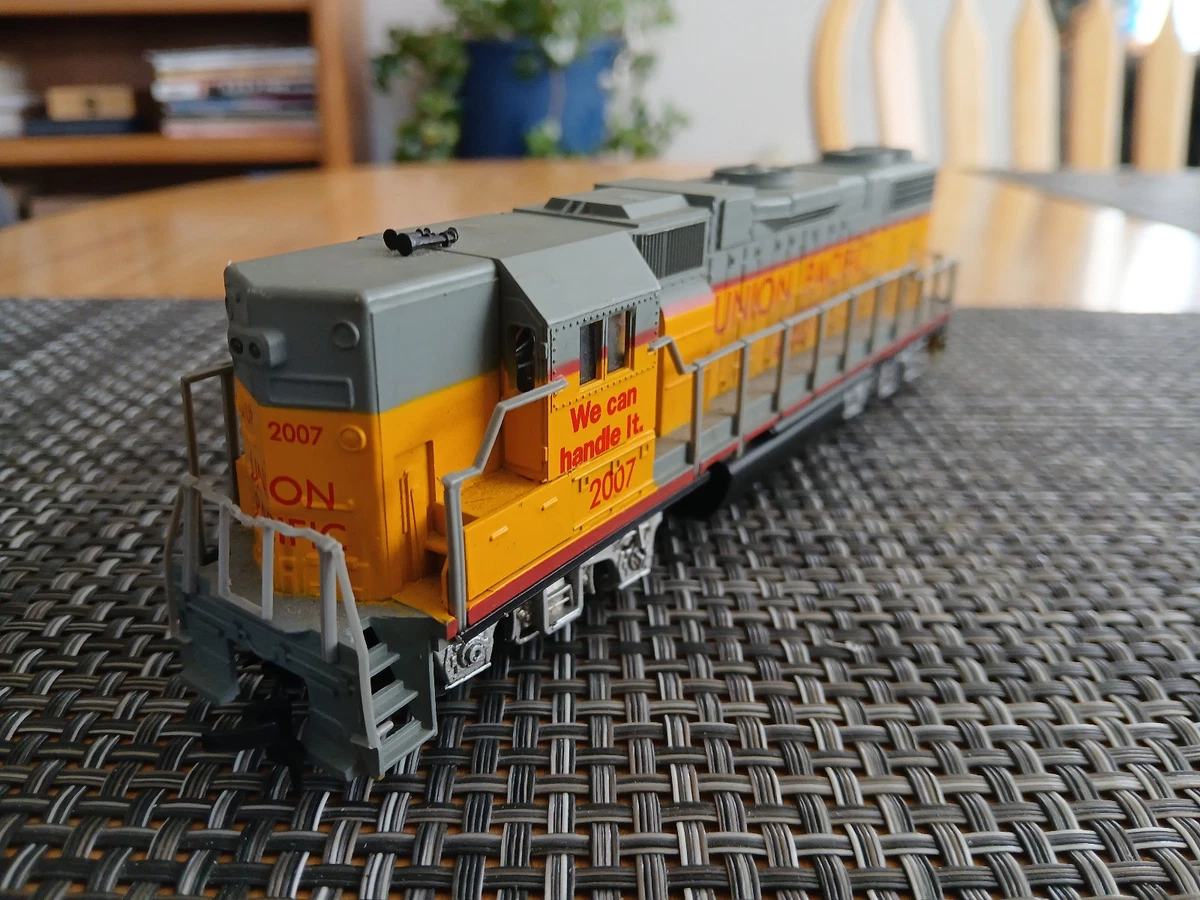 Life-Like Union Pacific Railroad Yellow HO Model Railroad