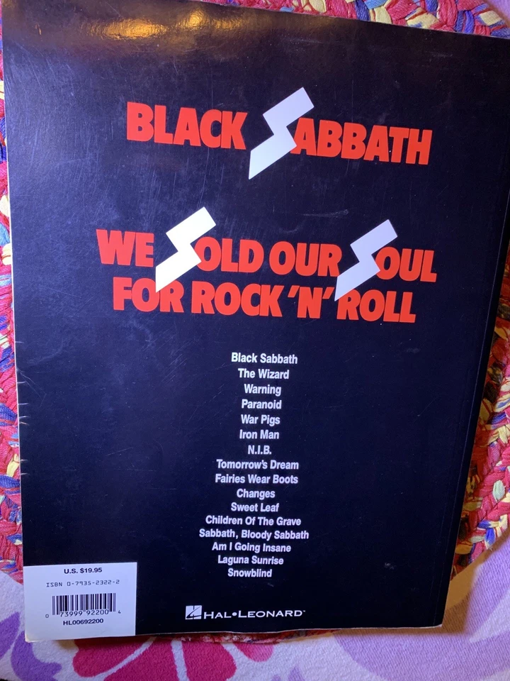 Hal Leonard / BLACK SABBATH / We Sold Our Soul For Rock N Roll / Guitar Tab      - Image 2 of 3