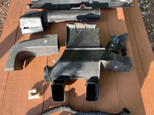 1985-1988 Ford Thunderbird Mercury Cougar Dash Vents HVAC Heater Box - Picture 3 of 9