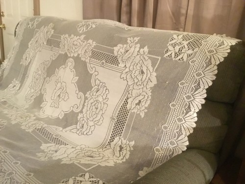 Ivory Lace Tablecloth - 第 1/5 張圖片