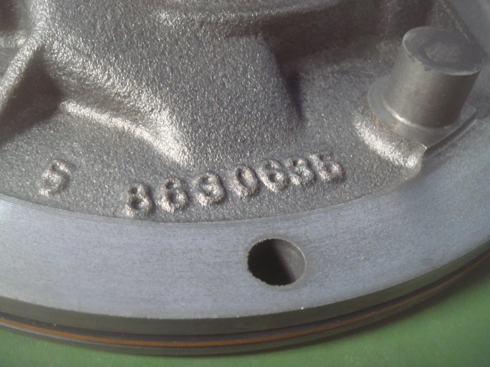 Transmission Pump Body M29 GM 720 Chevrolet 7 3/4" Cast 8630972 8630635 NOS A4 - Image 4 of 4