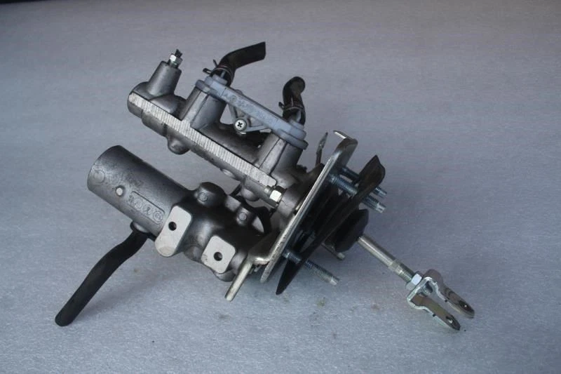 Lexus RX450H 2014 refuerzo de freno cilindro maestro 138110-10510 Foto 3 de 4