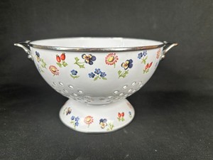 Villeroy & Boch LE PETITE FLEUR Pattern Metal Colander 3 Quart 8 7/8"