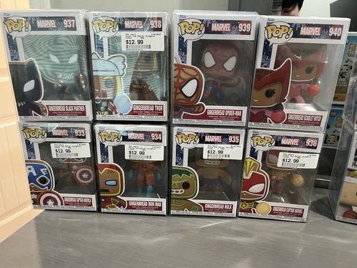 Funko Pop! Marvel Holiday Gingerbread - Juego de 8 con fundas protectoras