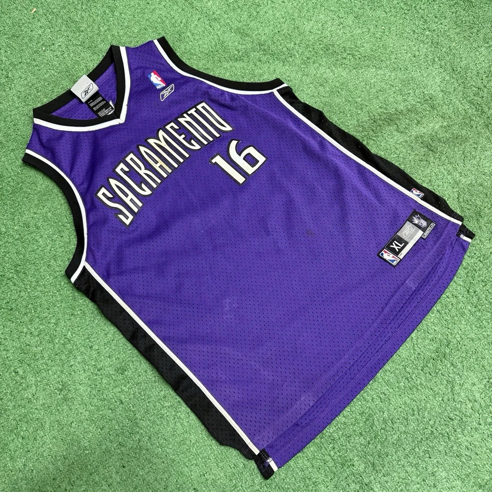 Camiseta Reebok Vintage Años 90 Sacramento King Peja Stojakovic #16 Talla: Pequeña Foto 2 de 4