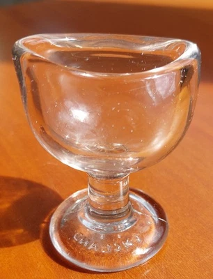 Vintage Clear Glass Eye Bath - Wood Brothers - Excellent condition - Image 1 of 3