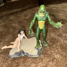 Universal Studios Creature From The Black Lagoon 2010 Includes Miss Lars Figure