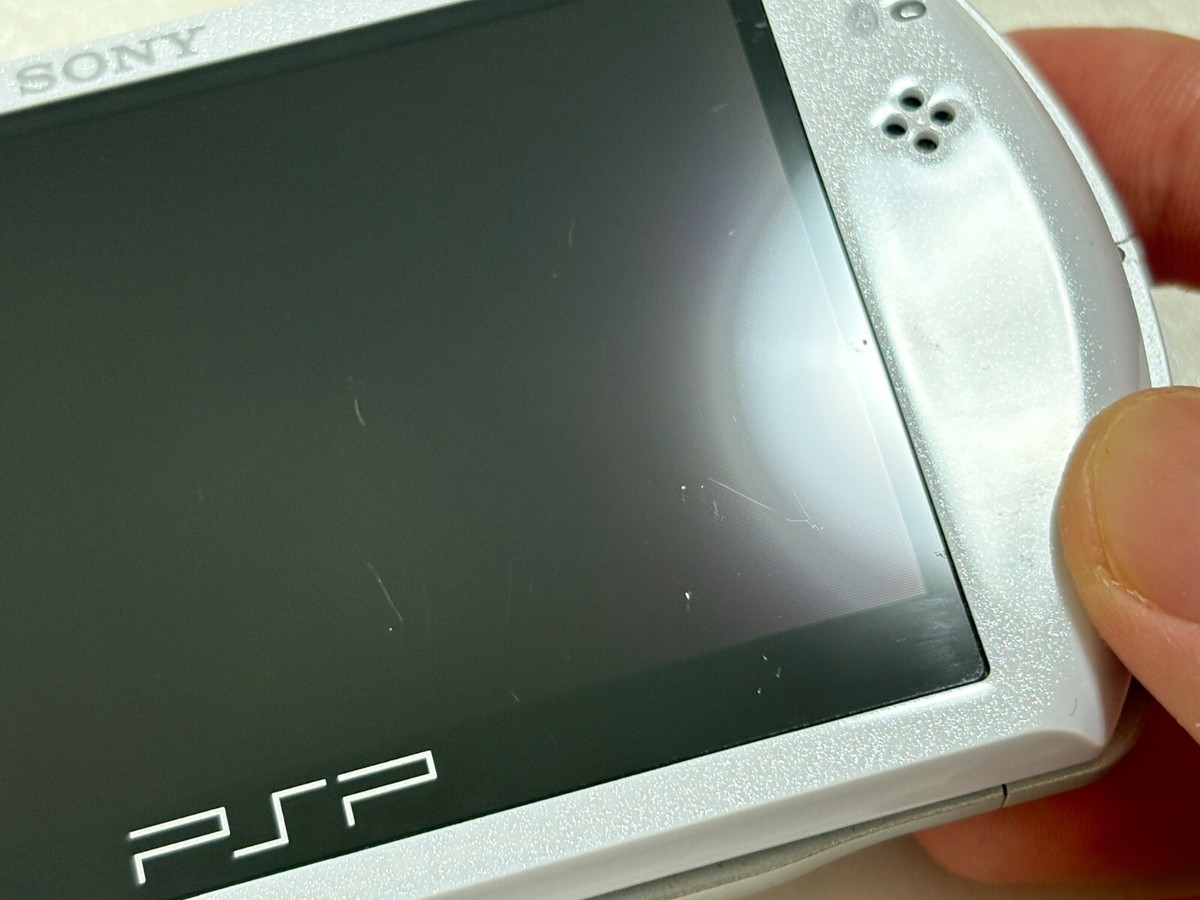 Sony PSP Go PSP-N1000PW PlayStation Portable Go Pearl White