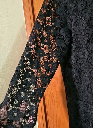 Torrid Size 1X Black Top With Floral Lace Overlay Collared Dip Back - Picture 4 of 9