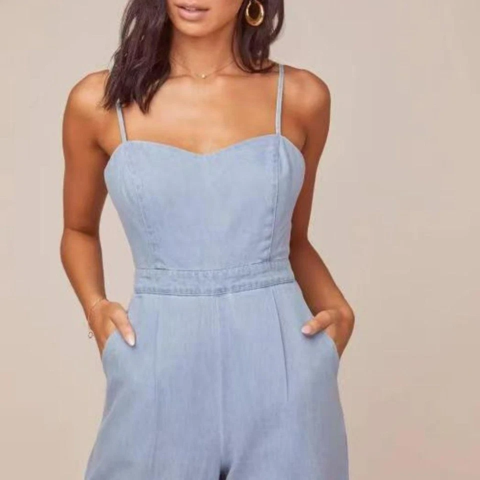 Mono ASTR The Label Edie Azul Claro Denim Nuevo con Etiquetas Mujeres Mono Talla Pequeña Foto 2 de 4