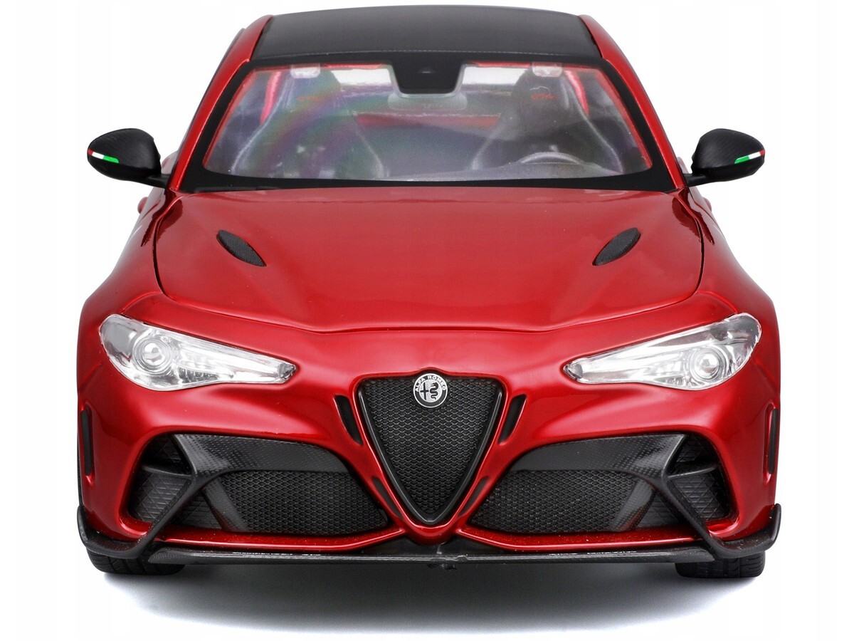 BBURAGO ALFA ROMEO GIULIA GTAm 1/18 with CARBON FIBER ROOF CANDY