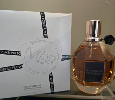 Viktor & Rolf Flowerbomb Eau de Parfum Spray   3.4 fl oz / 100 ml - New in Box