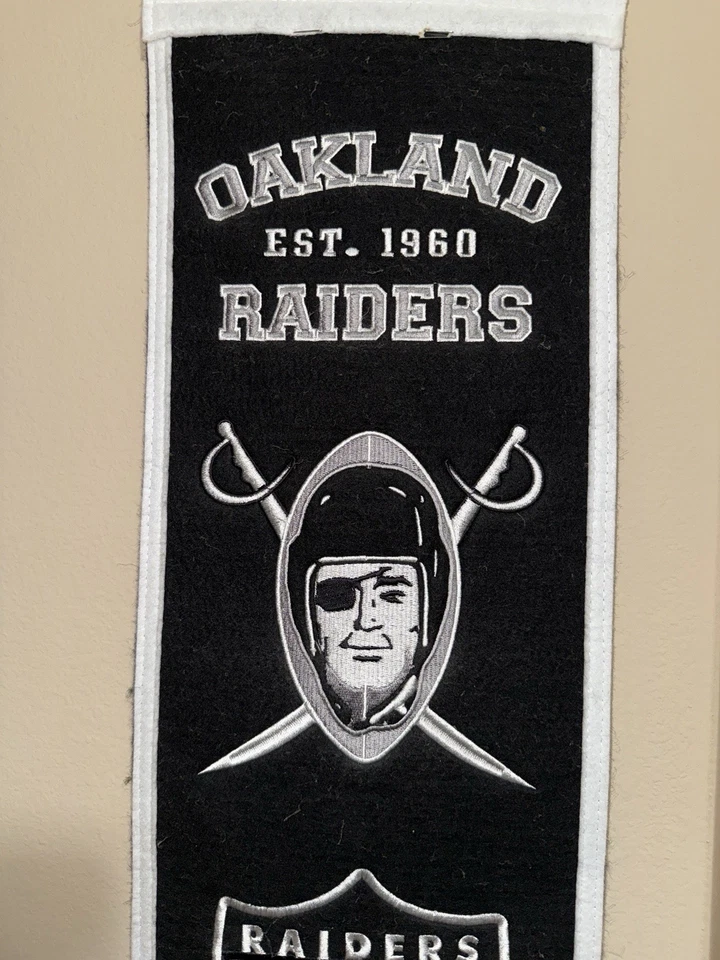 RARO Raiders Fútbol Raya Ganadora Banner Bordado 8”x 32” Foto 2 de 4