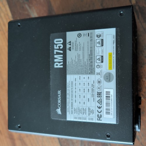 Corsair RM750 750W PC Netzteil - Schwarz