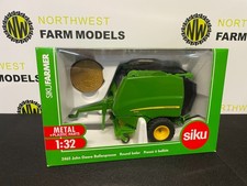 SIKU 2465 1:32 SCALE JOHN DEERE 990 ROUND BALER