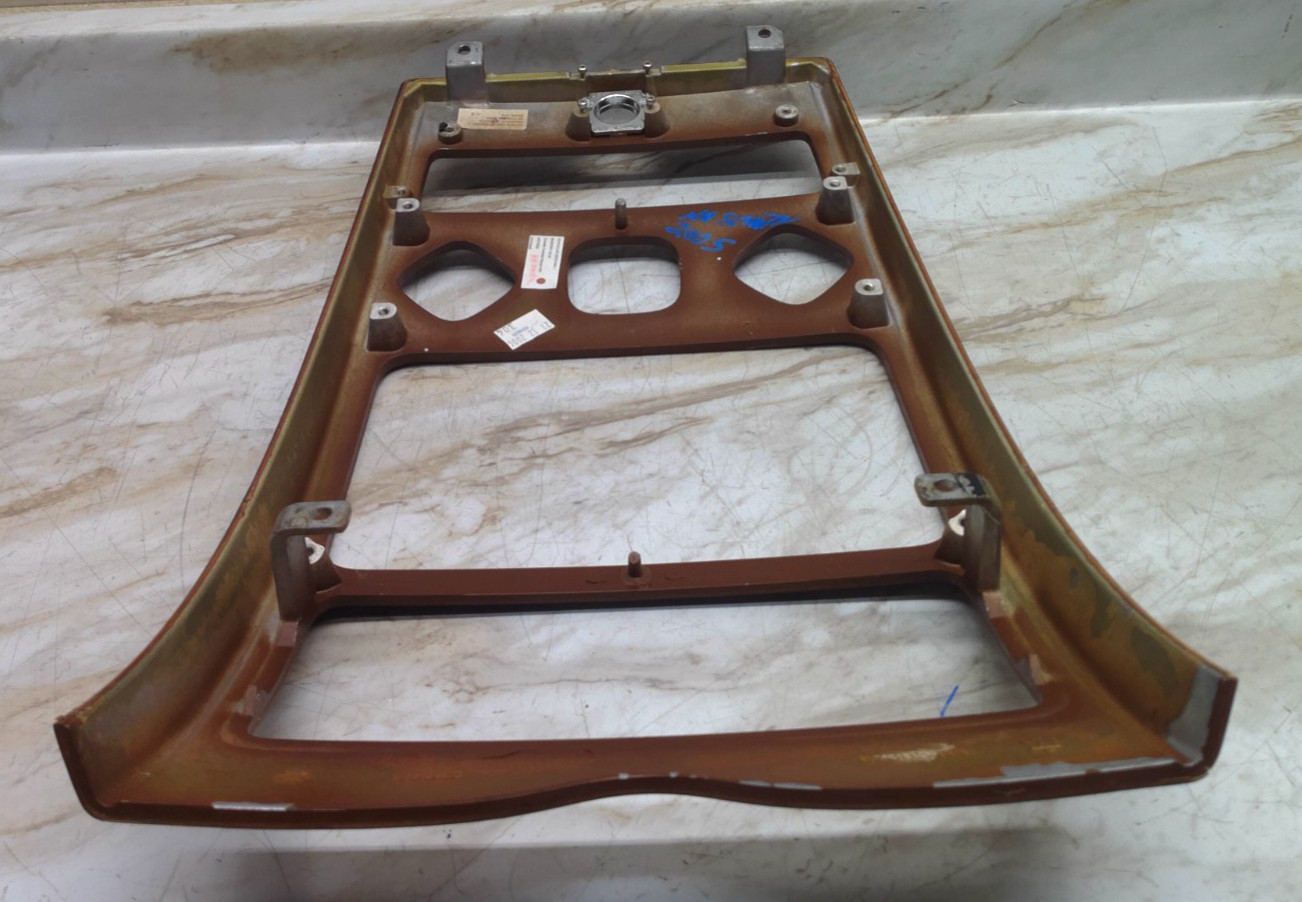 67305400 04 to 08 Maserati Quattroporte M139 Dashboard Front Center Trim Bezel