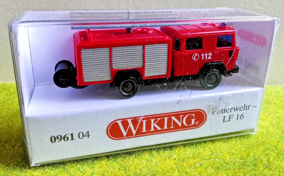 Wiking 09610 04 Feuerwehr LF 16 Einsatzfahrzg.  Leiterw. Modelleisenbahn Auto N - Bild 1 von 1