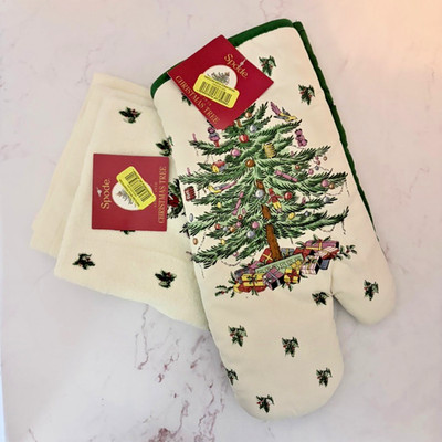 NWT 2 Spode Christmas Tree Holly holiday Kitchen Oven Mitt and Dish Towel