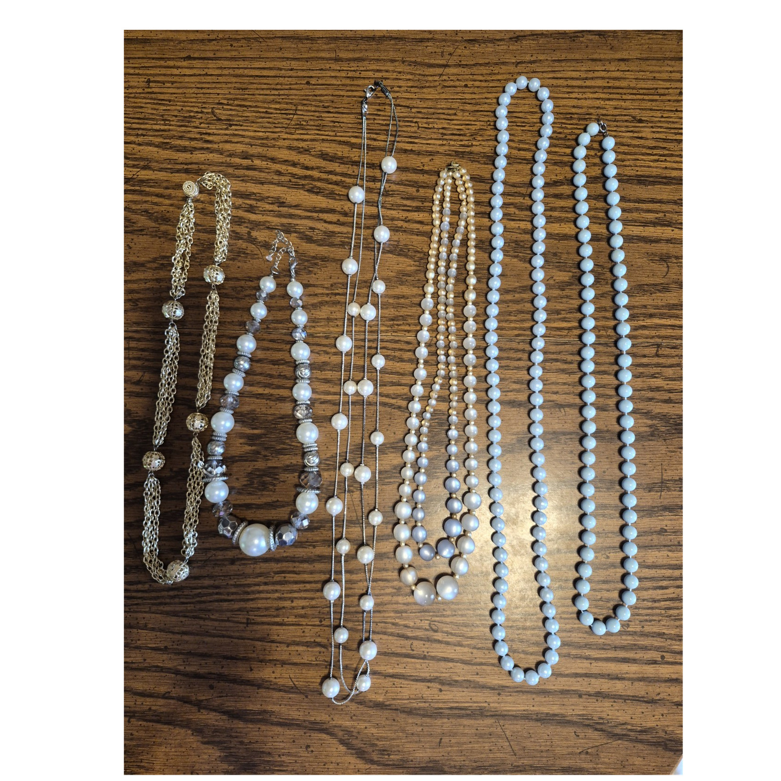 Lot 1 Mixed Vintage & Modern Fashion Necklaces