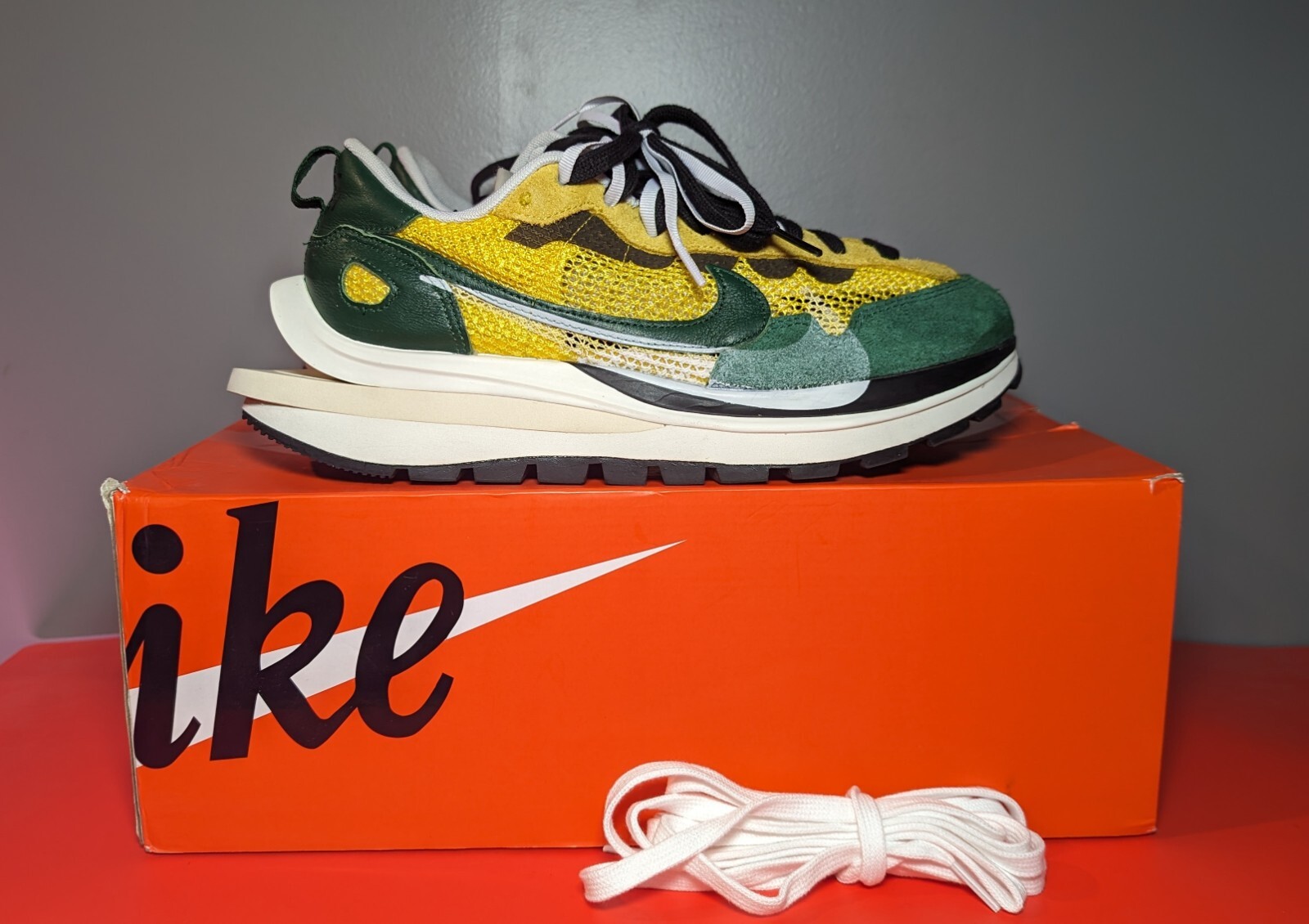 SACAI X NIKE Taglia 9 5 Nike sacai x VaporWaffle Tour gialle
