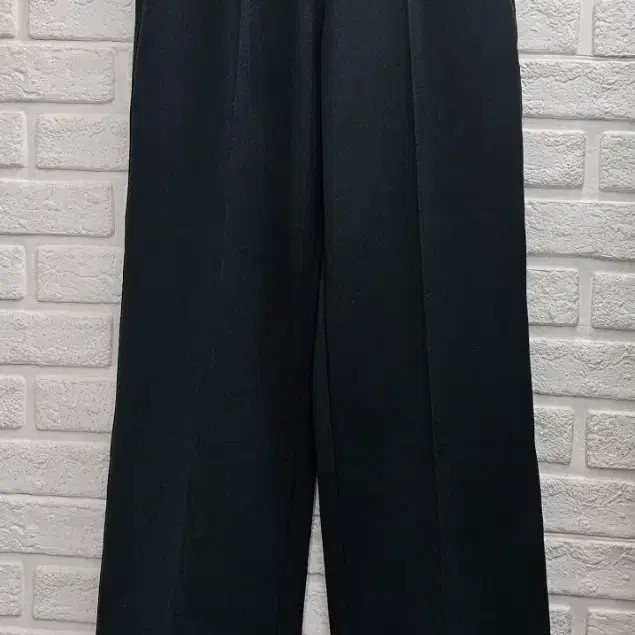 UNIQLO Wide Fit Black Training Pants, Size S