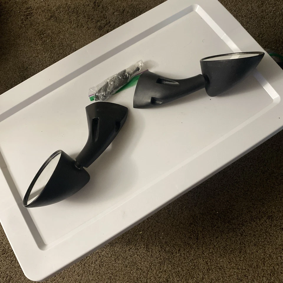 Juego completo de espejos retrovisores Suzuki Katana 750 1992 con accesorios de montaje OEM usados Foto 2 de 2