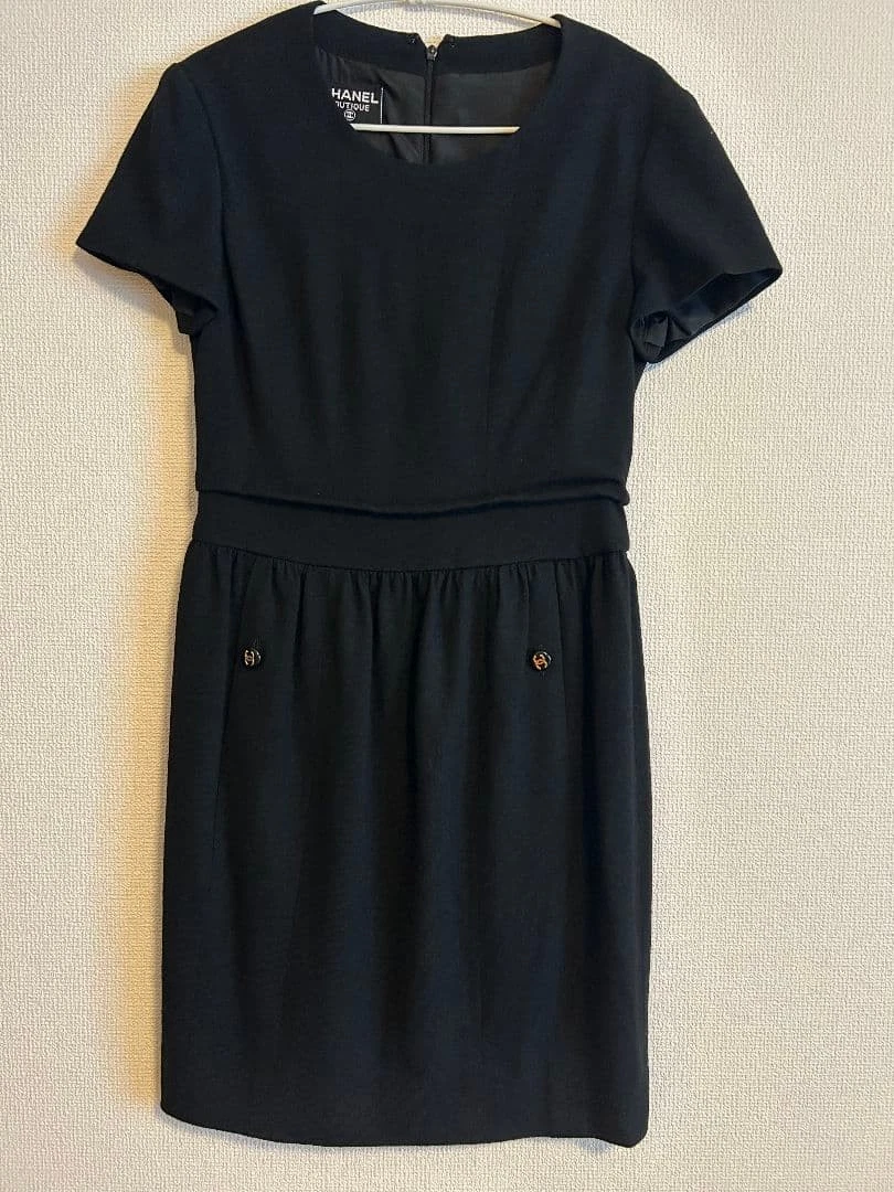 Chanel — Authentic Chanel Short Sleeve Dress Black good condition SK1711